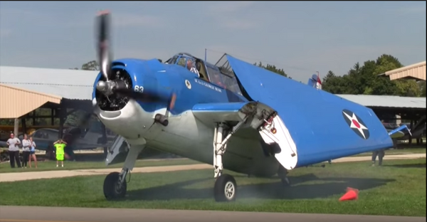 Plane Perfect - Wing Wipe Demonstration on a TBM Avenger